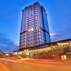 5* מלון Tryp By Wyndham Basin Ekspres